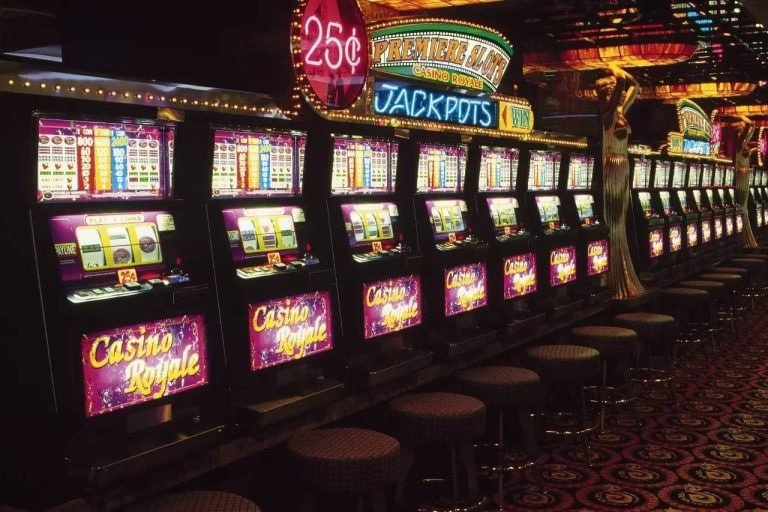 mm98 license Sportsbook Live Betting မြန်မာနိုင်ငံ ဘောလုံးပွဲ Odds ကြည့်ရှုနေသောမြင်ကွင်း